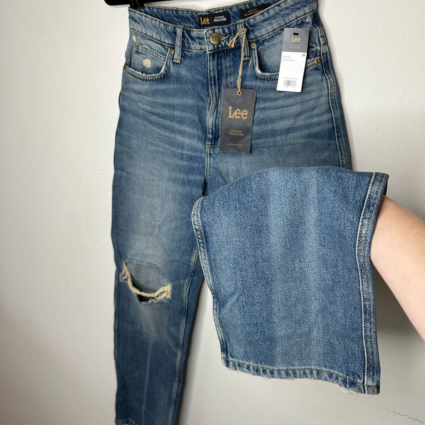 NWT Lee Vintage Medium Blue Wash High Rise Relaxed Stovepipe Distressed Jeans 28