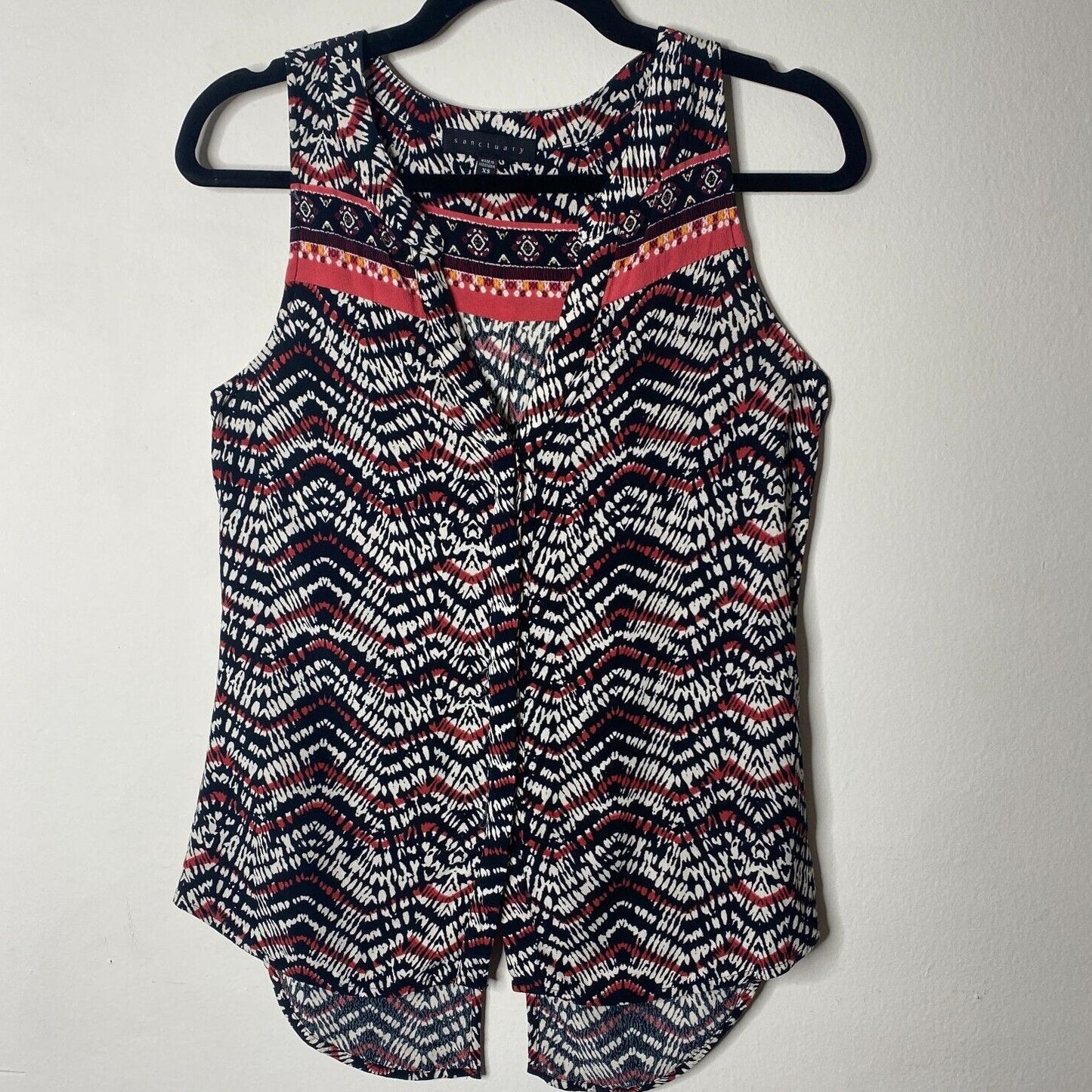 Sanctuary Sleeveless Black Tribal Chevron Print Split V-Neck Button Down Tank XS