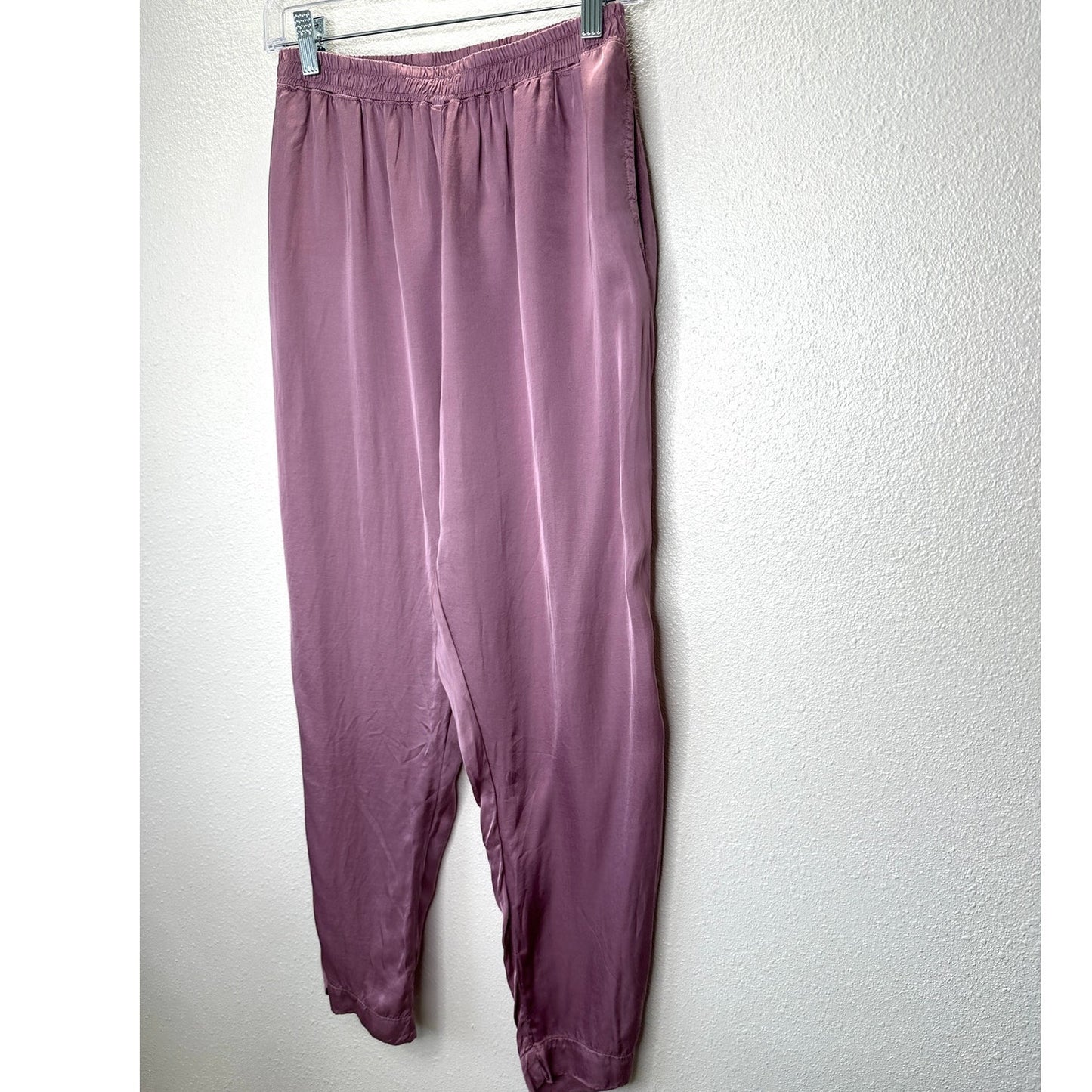 Light Purple Shimmer Satin Pocketed Elastic Waist Jogger style Pants Small