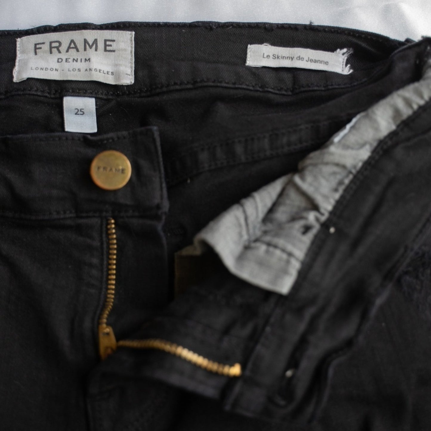 Frame Le Skinny De Jeanne Noir Black Distressed Skinny Jeans 25