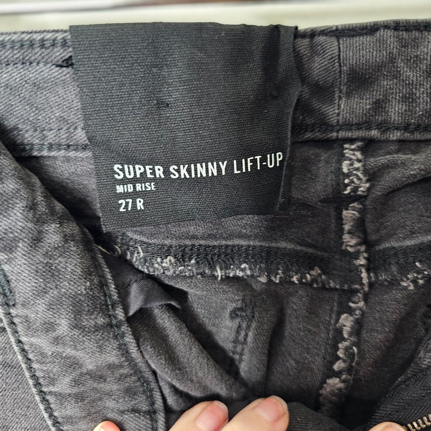 NWOT Armani Exchange J69 Super Skinny Lift Up Mid-Rise Dark Gray Jeans 27