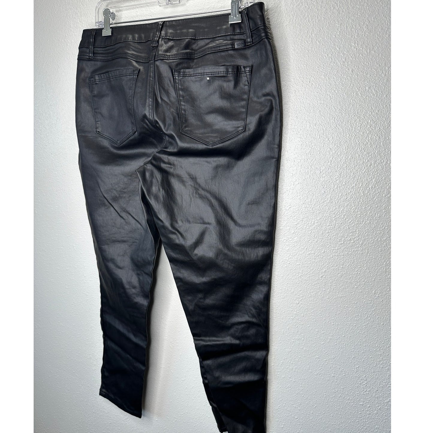 1822 Denim Black Shimmer Leatherette Skinny Pant 30 P / 10 P