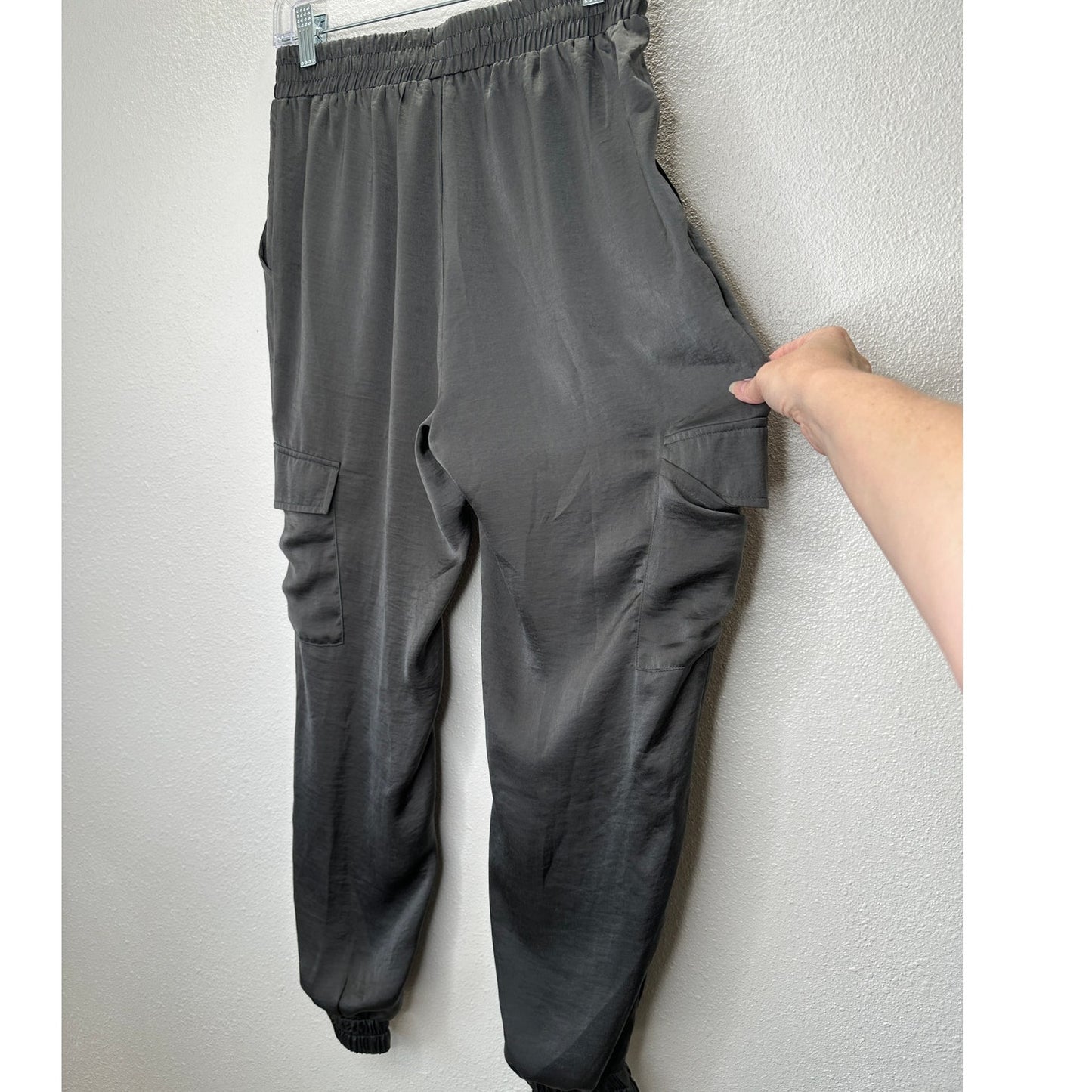 Sadie & Sage Gray Satin Utility Pocketed Elastic Waist Jogger S