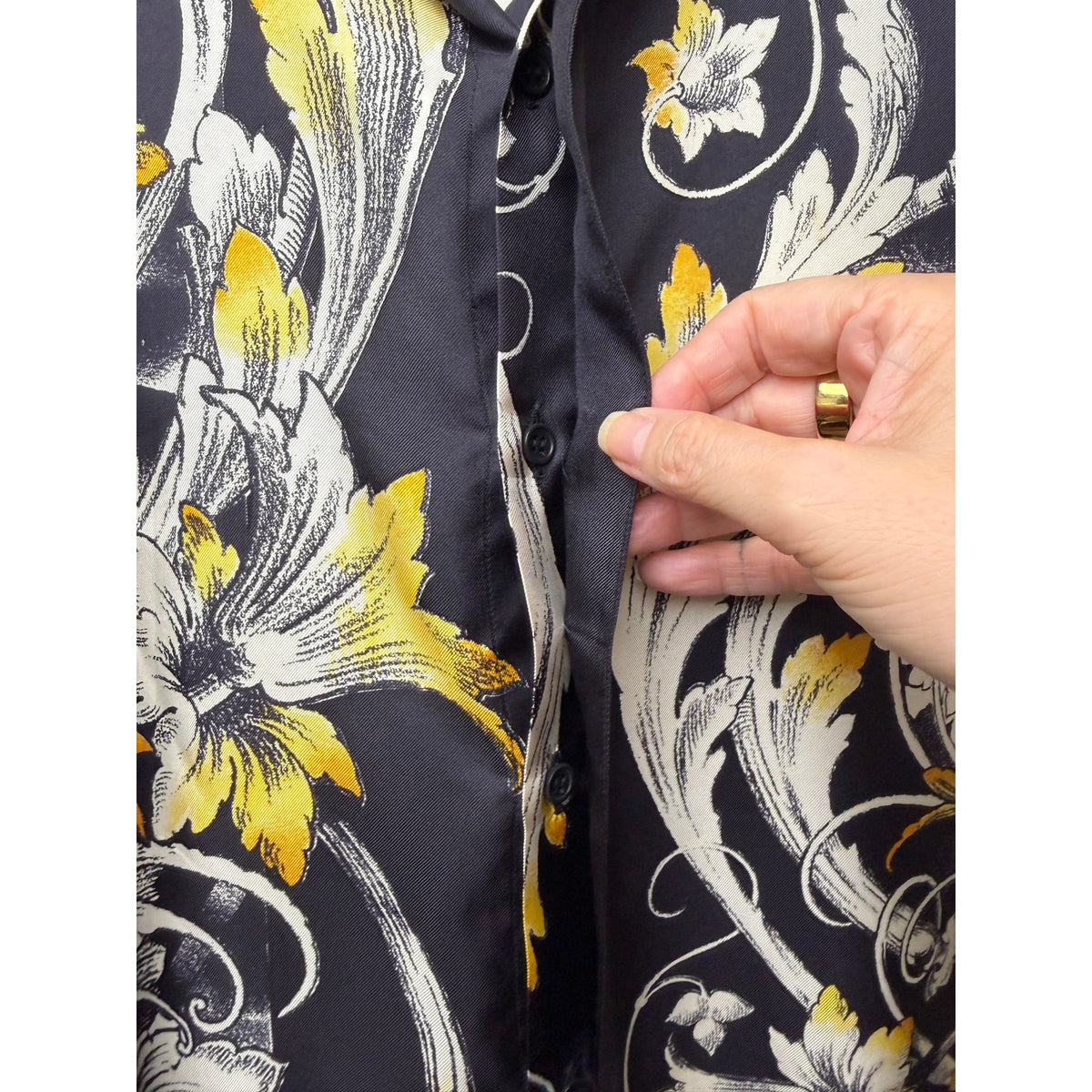 Vintage Gianni Versace Il Leone Barocco Lion Silk Shirt Black Yellow Men's XL