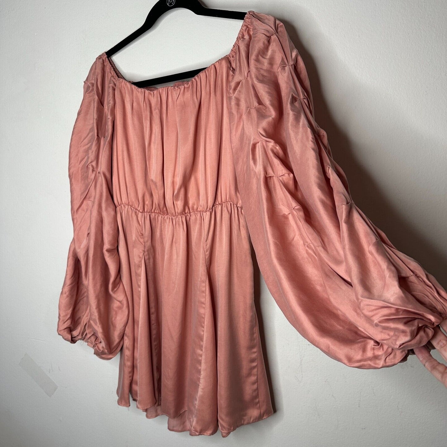 Revolve Lovers + Friends Pink Windblown Off Shoulder Balloon Sleeve Mini Med