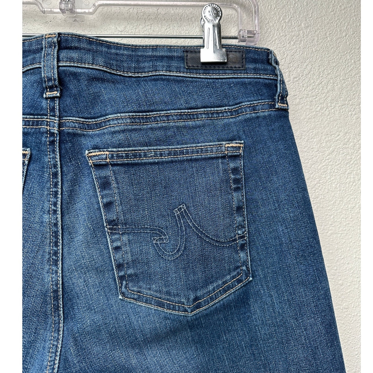 AG women’s Prima cigarette leg jeans medium wash US 29