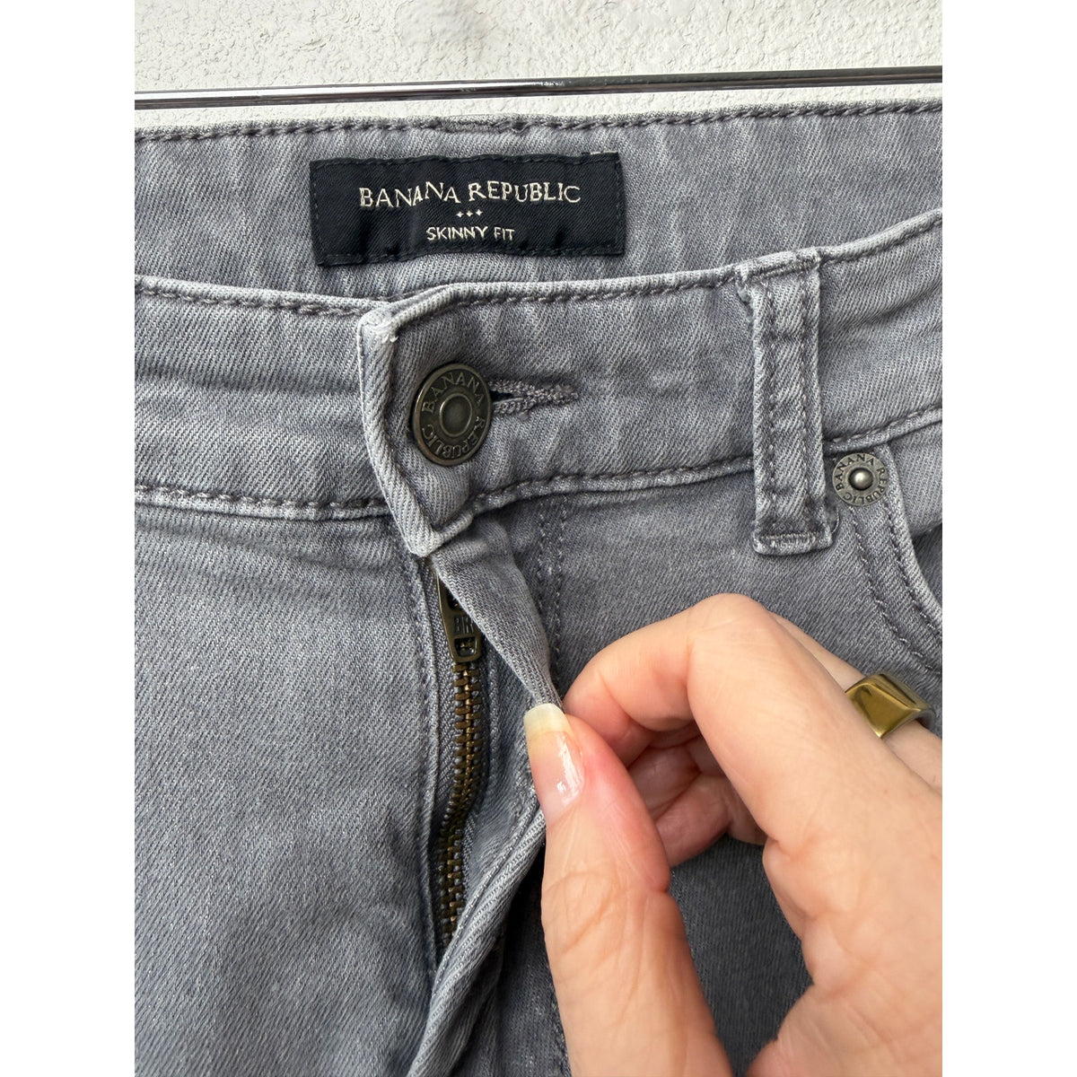Banana Republic Gray Distressed Skinny Jeans Womens 8P