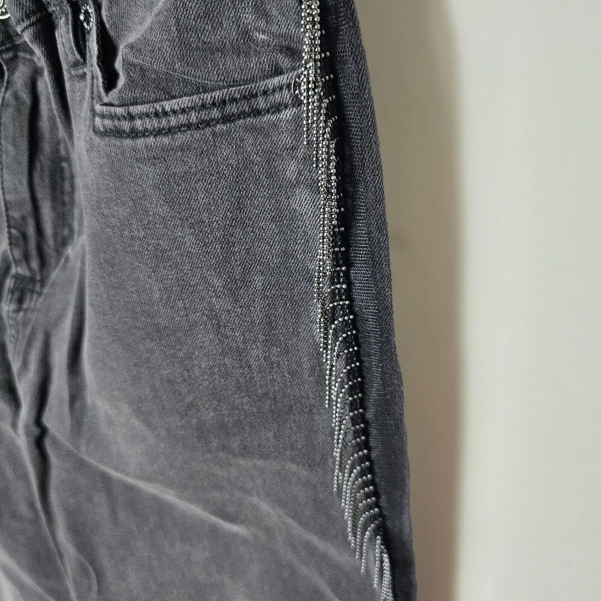 NWOT Armani Exchange Dark Gray J04 Wide Cropped Silver Beaded Fringe Jean 28R