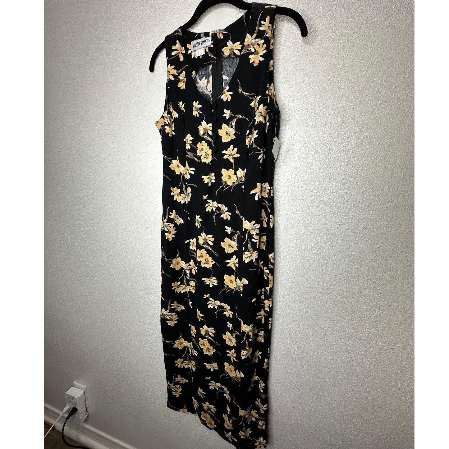 NWT Alyn Paige Black Multi Color Floral Sleeveless V-Neck Button Midi Dress 8