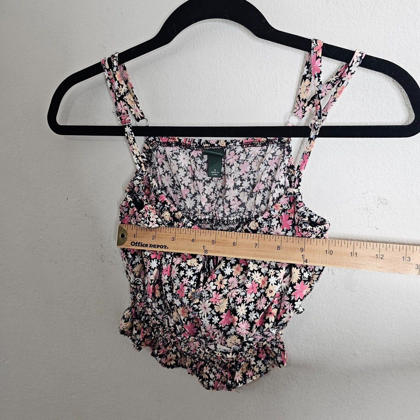 Wild Fable Black Pink Yellow Floral Keyhole Front Ruche Ruffle Crop Top Small