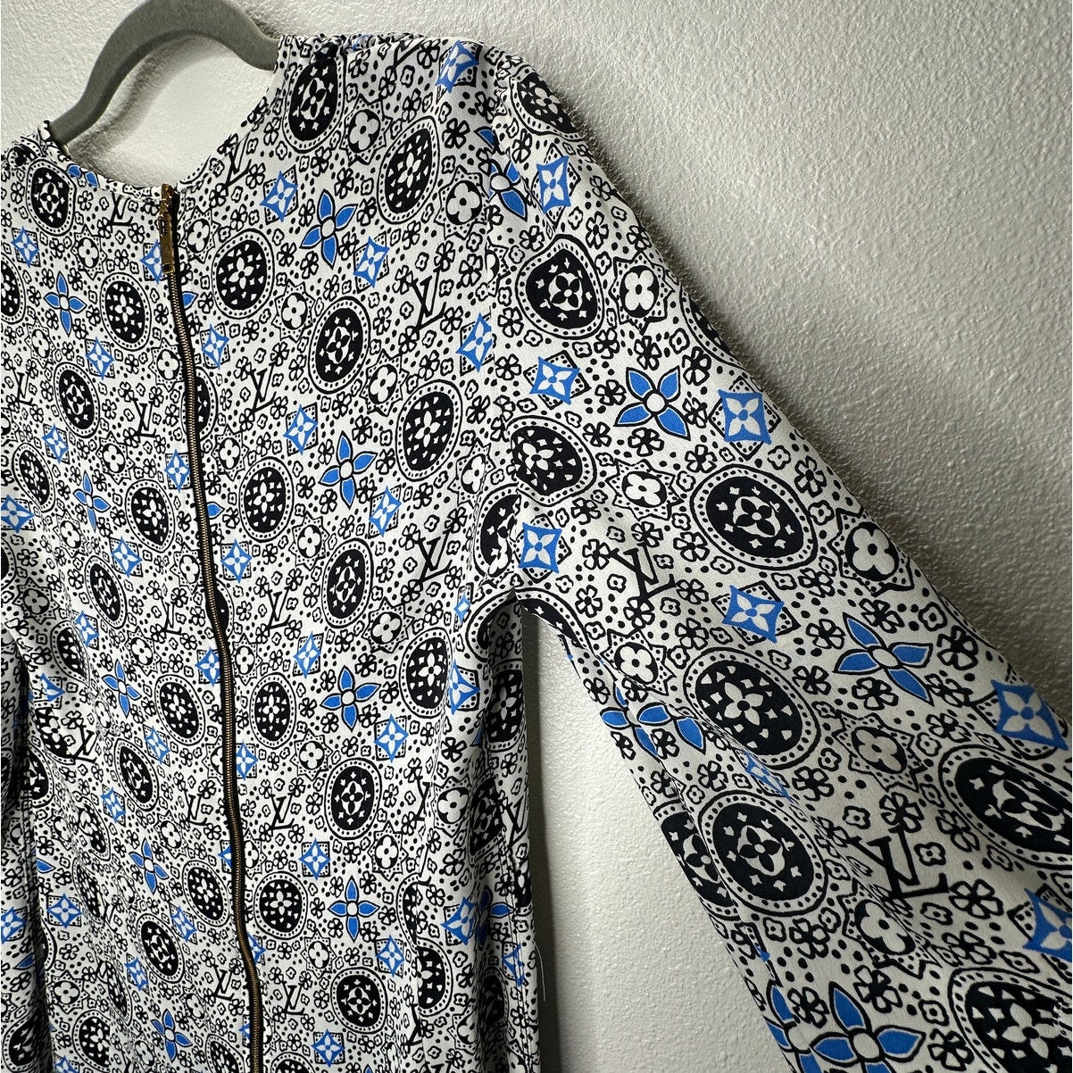 Louis Vuitton Silk Belted Print Midi Dress Runway White Black Blue 42 / 10