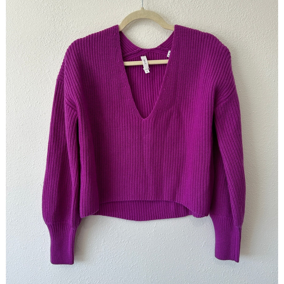 A.L.C. Violet Deep V-Neck Long Sleeve Boxy Crop Sweater XS