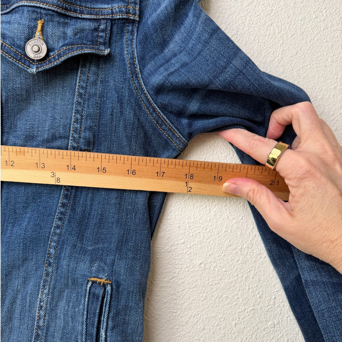 Hudson Classic Medium Wash Denim Jacket Button Front XS