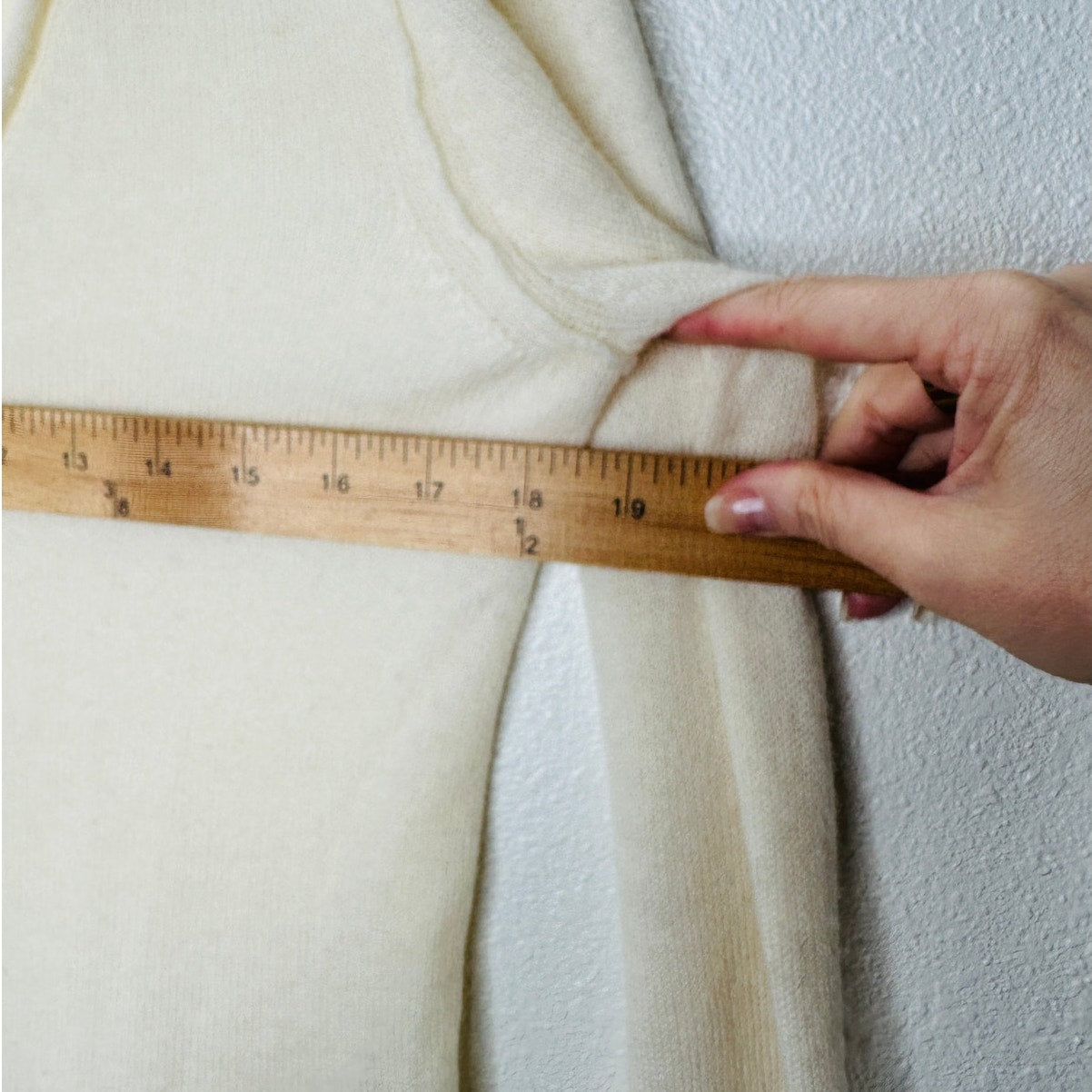 James Perse Cream Long Sleeve Scoop V Neck Cashmere Sweater 4 / XL