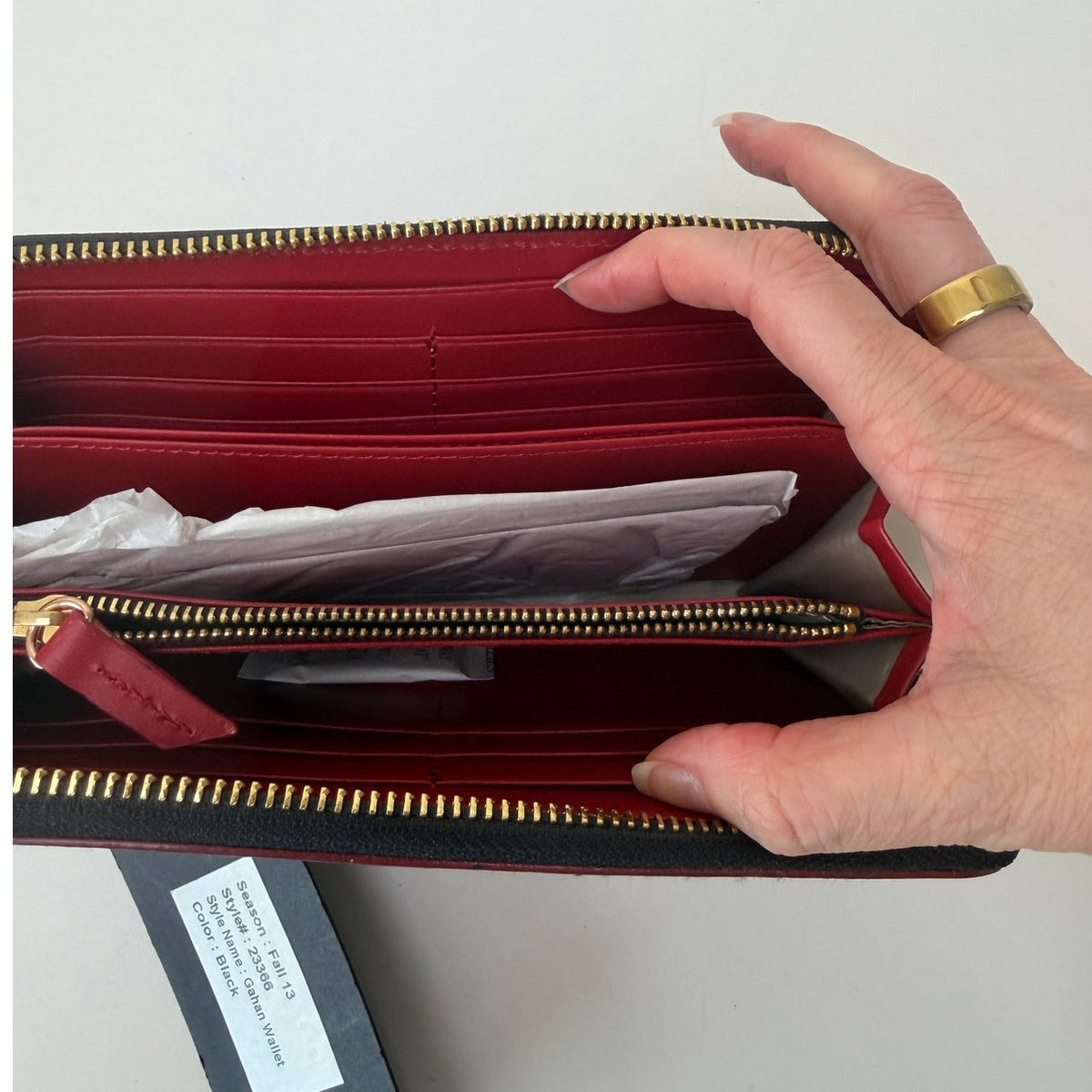 NWT Olivia Harris Gahan Black Zip Wallet Women's