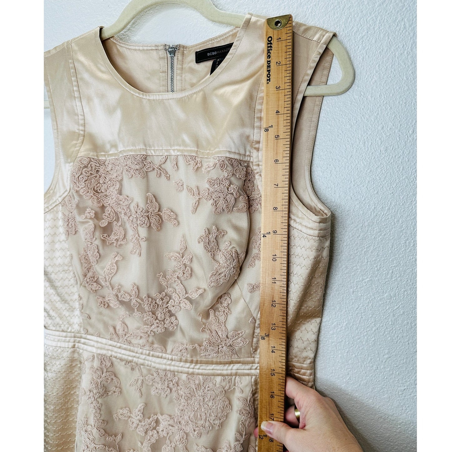 BCBGMAXAZRIA Tan Satin & Floral Lace Round Neck Mini Dress 6