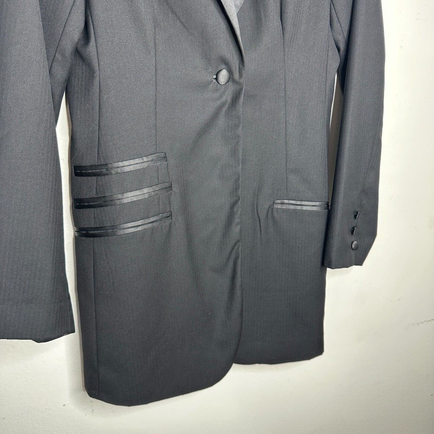 Flying Tomato Black Long One-Button Tuxedo Blazer Satin Trim Lapel & Pockets M
