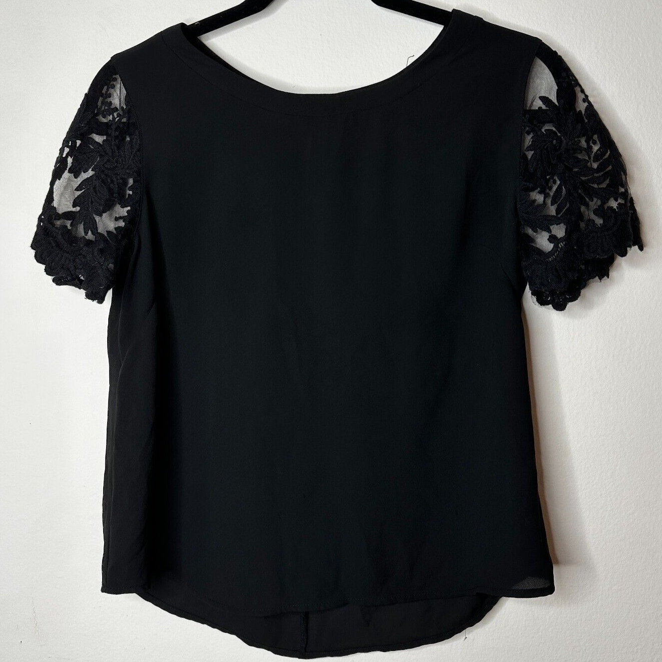 Lush Black Sheer Mesh Floral Lace Short Sleeve Keyhole Button Flowy Blouse M