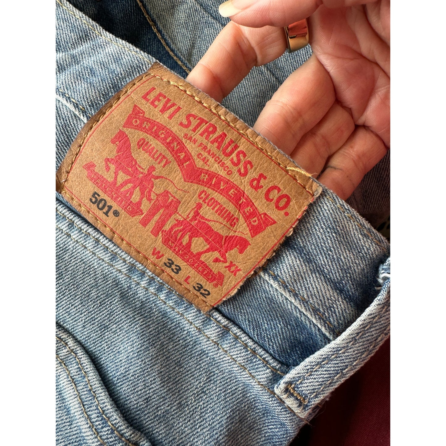 Levi's 501 Original Fit Lightweight Jeans Medium Wash Men's 33x32