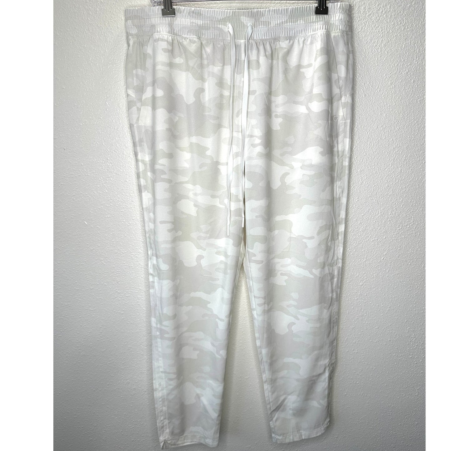 GapFit Ivory Pale Green Army Camo Print Tie Waist Jogger Pant L