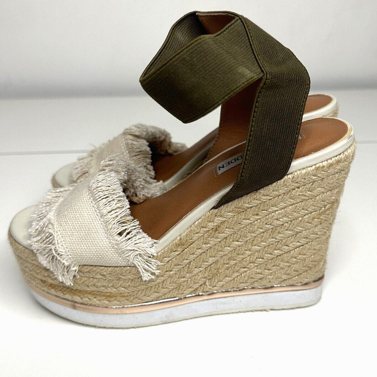 Steve Madden Venus Wedge Beige Fringed Canvas Green Ankle Espadrille Wedges 5.5