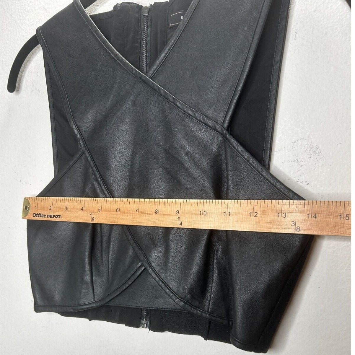 NWT BCBGMAXAZRIA Black Leatherette Nyella Criss Cross Sleeveless Crop Top XS