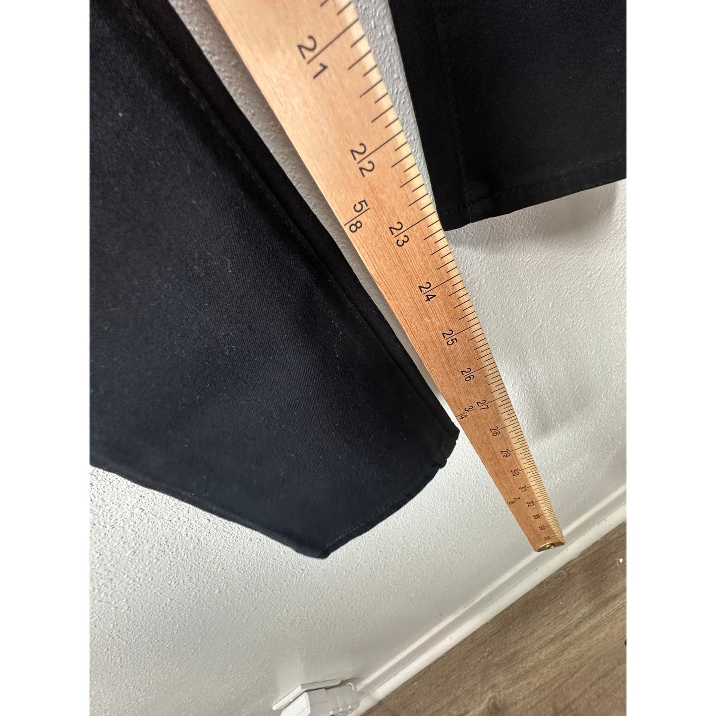 AG The Contour Black Prima Mid-Rise Cigarette Skinny Jean 29