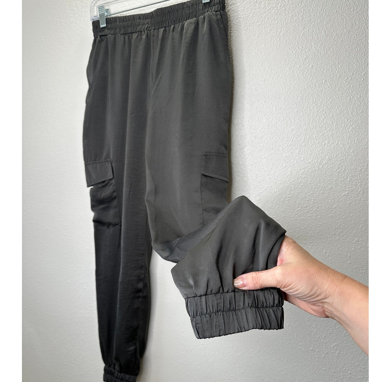 Sadie & Sage Gray Satin Utility Pocketed Elastic Waist Jogger S