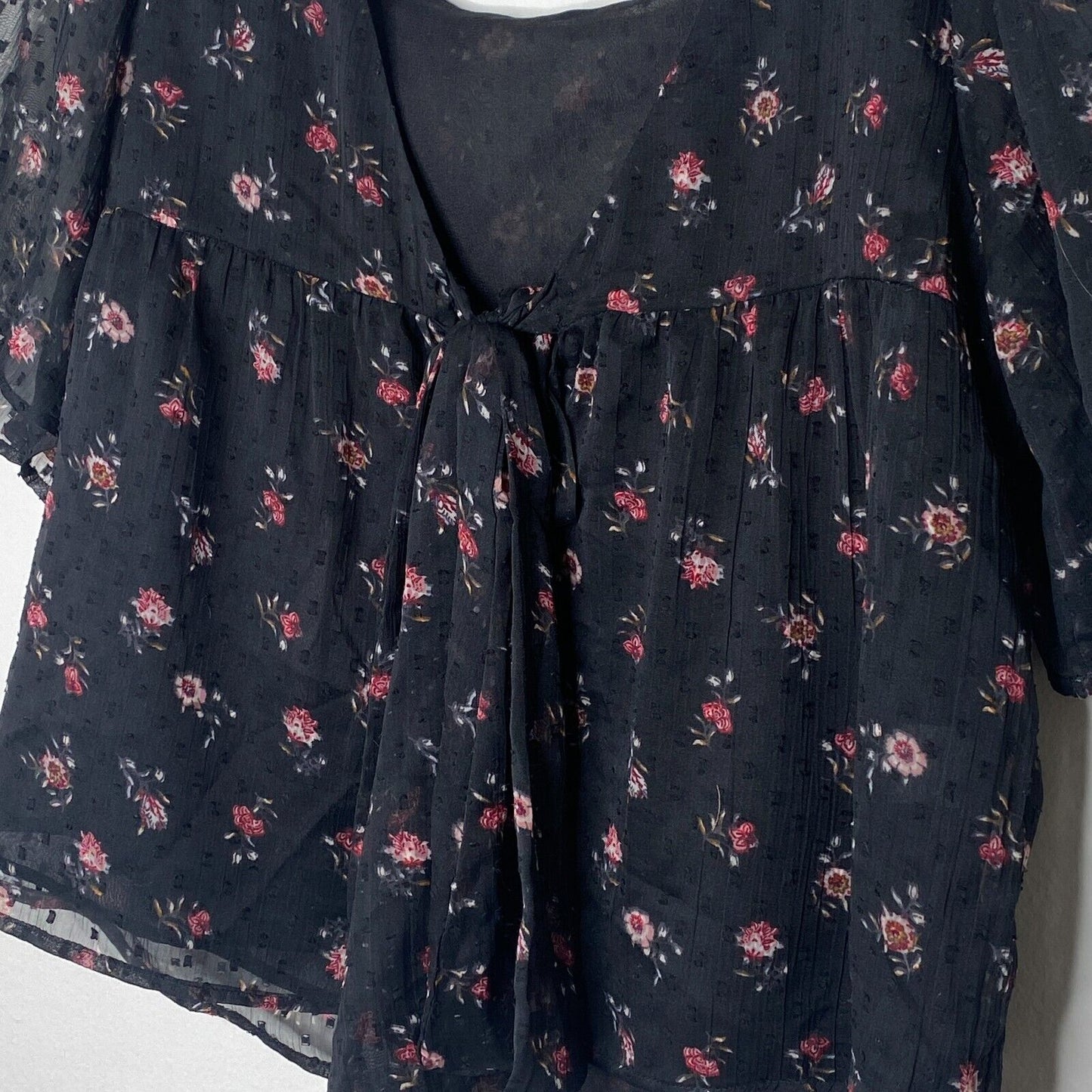 Loft Cute Black Floral Print Round Neck Short Sleeve V-Back With Ties Blouse XXS