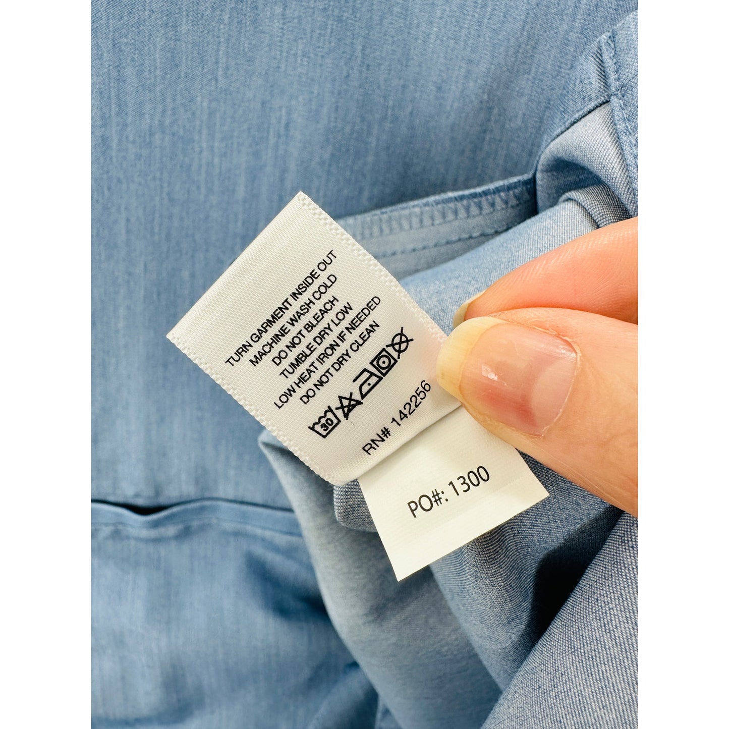 NWT Blue Denim Casma 3 Pocket Classic Fit V-Neck Scrub Top XS
