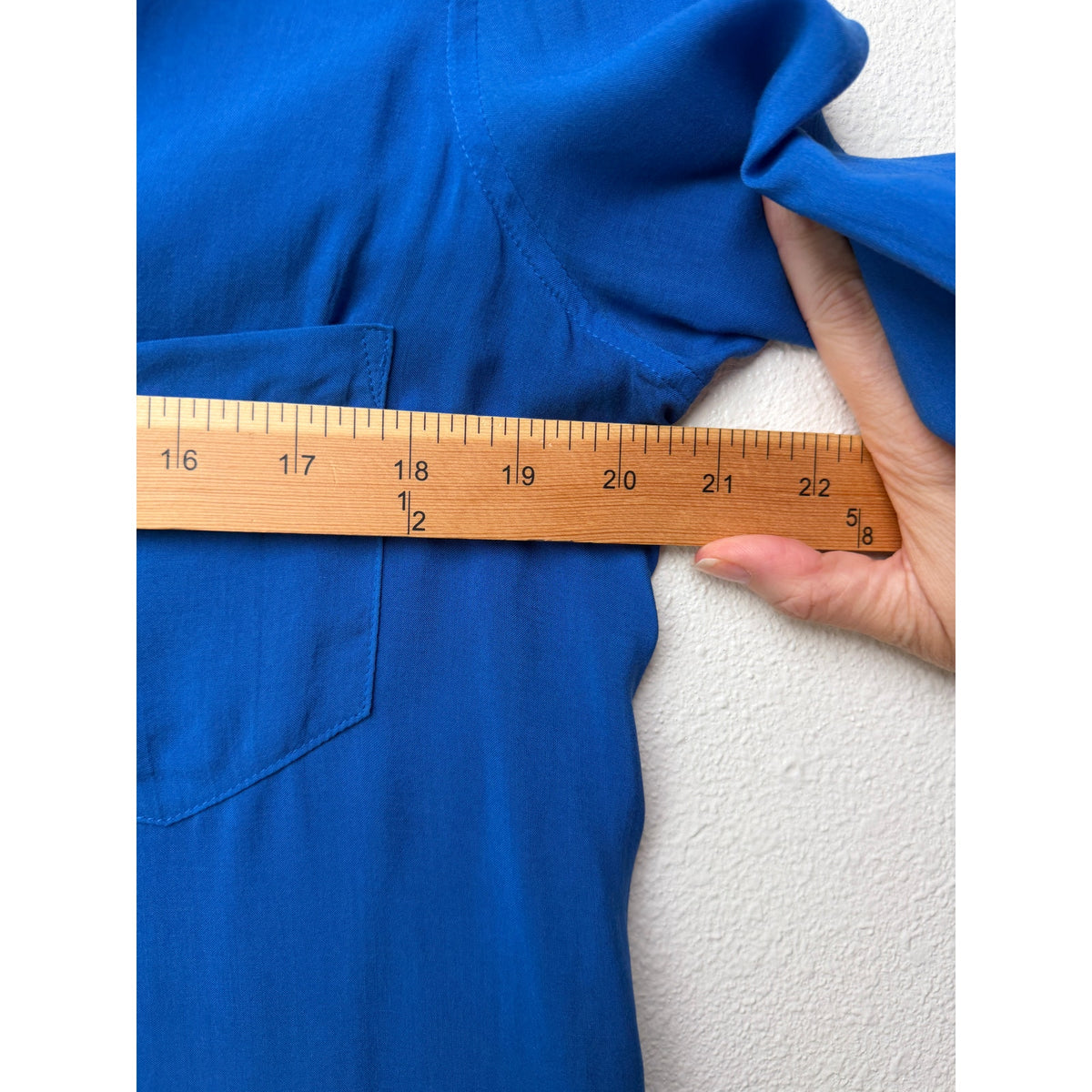 L'AGENCE Blue Button Front Blouse Women M 3/4 Sleeve