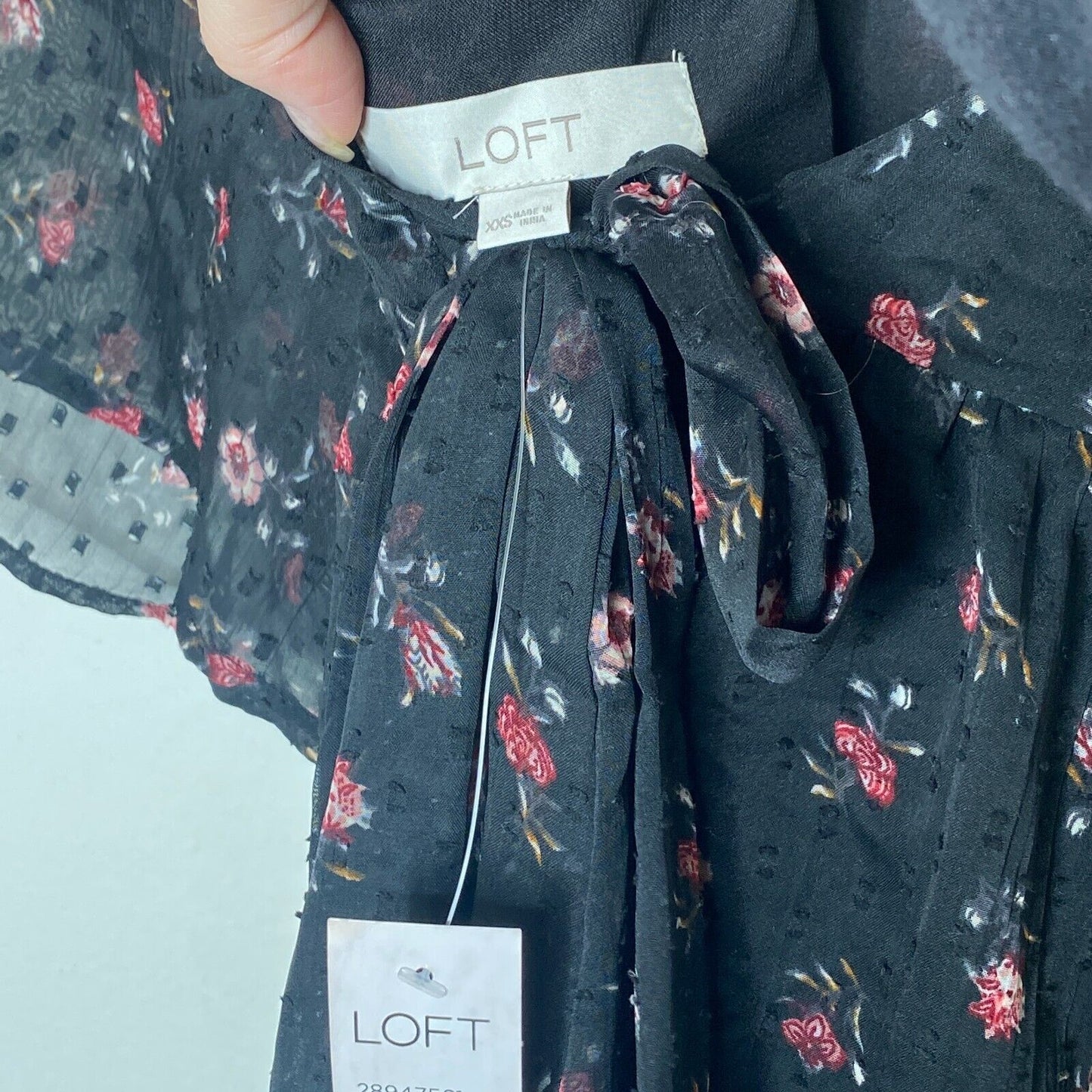 Loft Cute Black Floral Print Round Neck Short Sleeve V-Back With Ties Blouse XXS