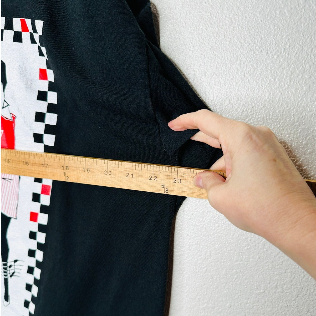 The English Beat Black Short Sleeve Black White Red Graphic Tee XL