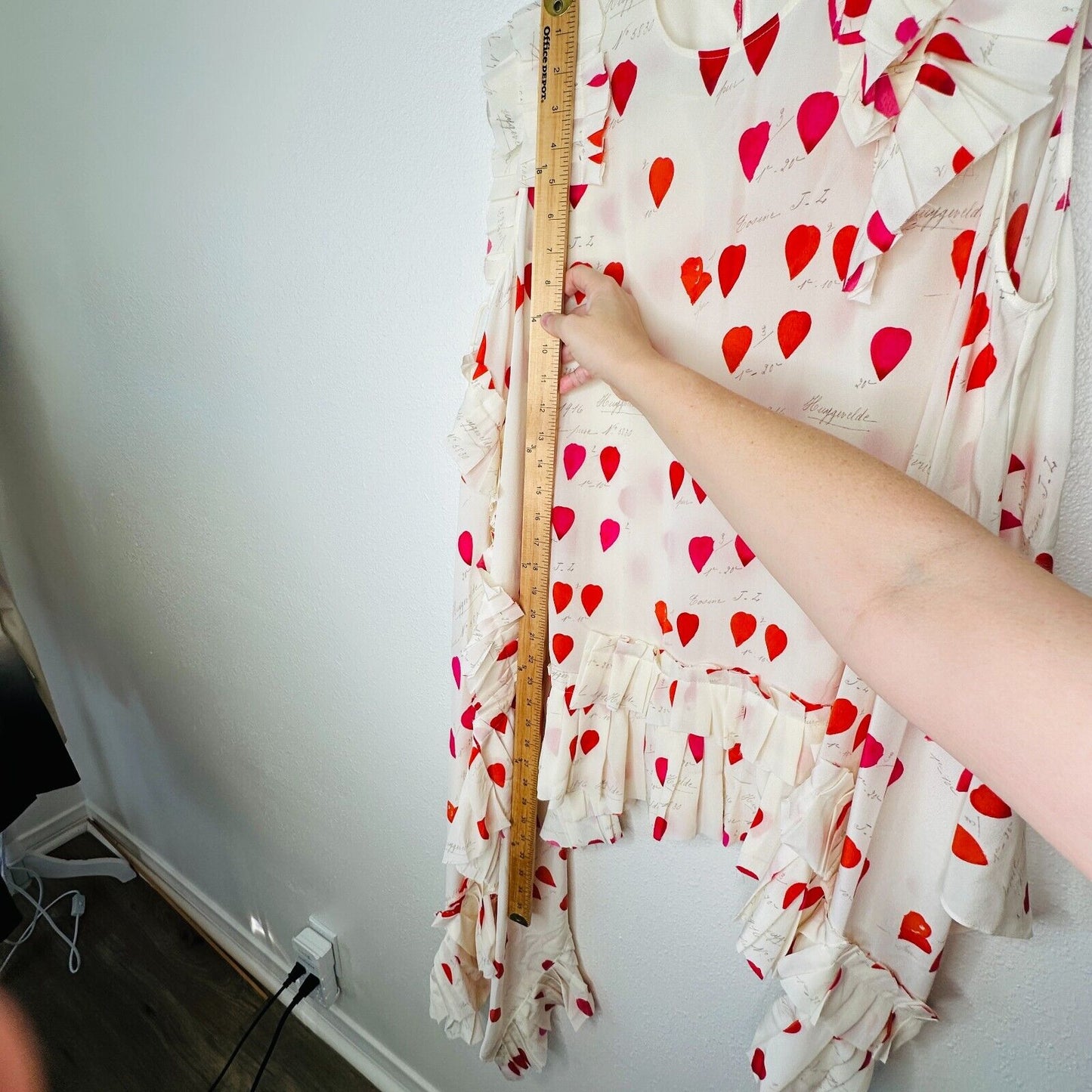 Alexander McQueen Cream Red Sleeveless Asymmetric Pleated Ruffle Blouse