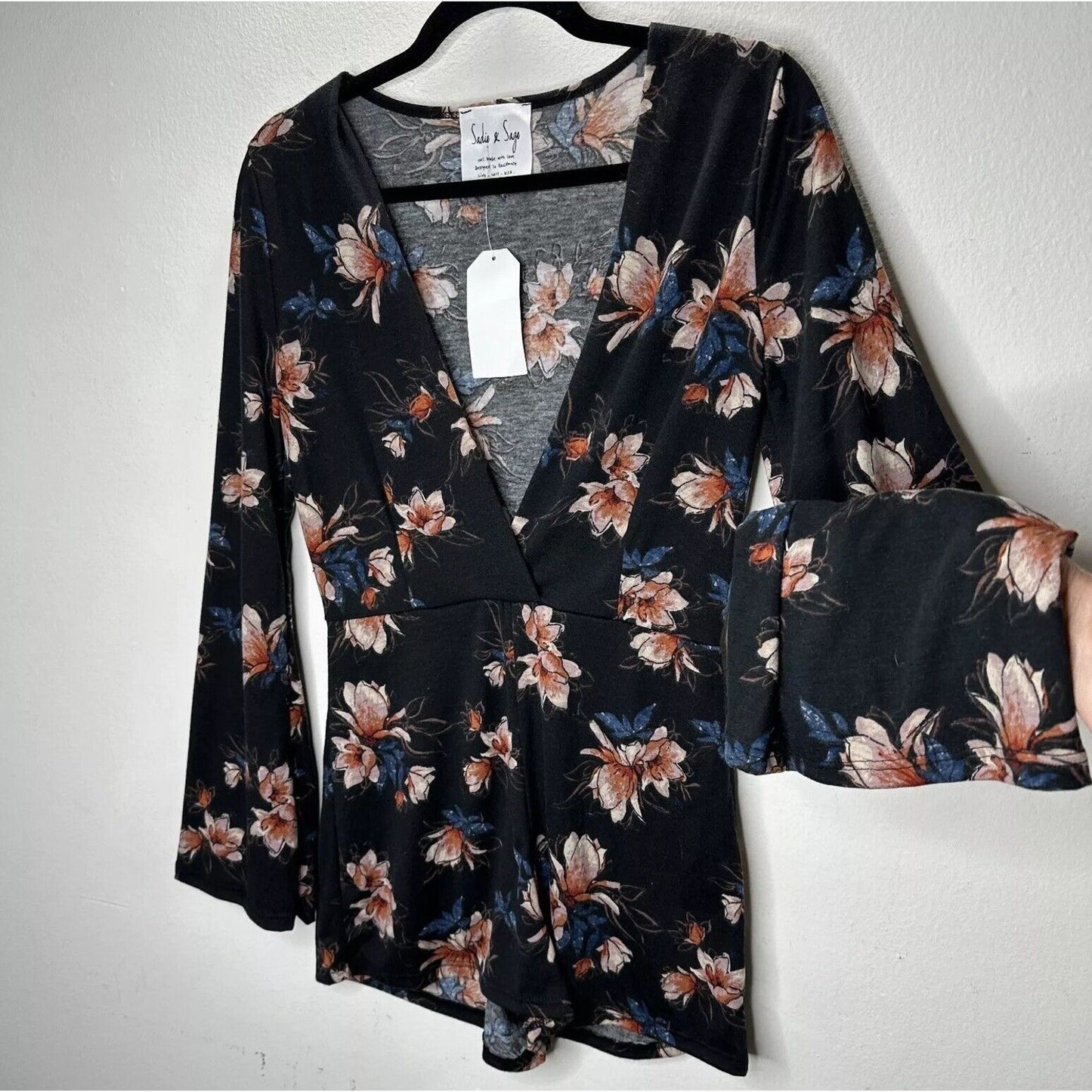 NWT Sadie & Sage Black With Peach Blue Floral Long Bell Sleeve Deep-V Romper S