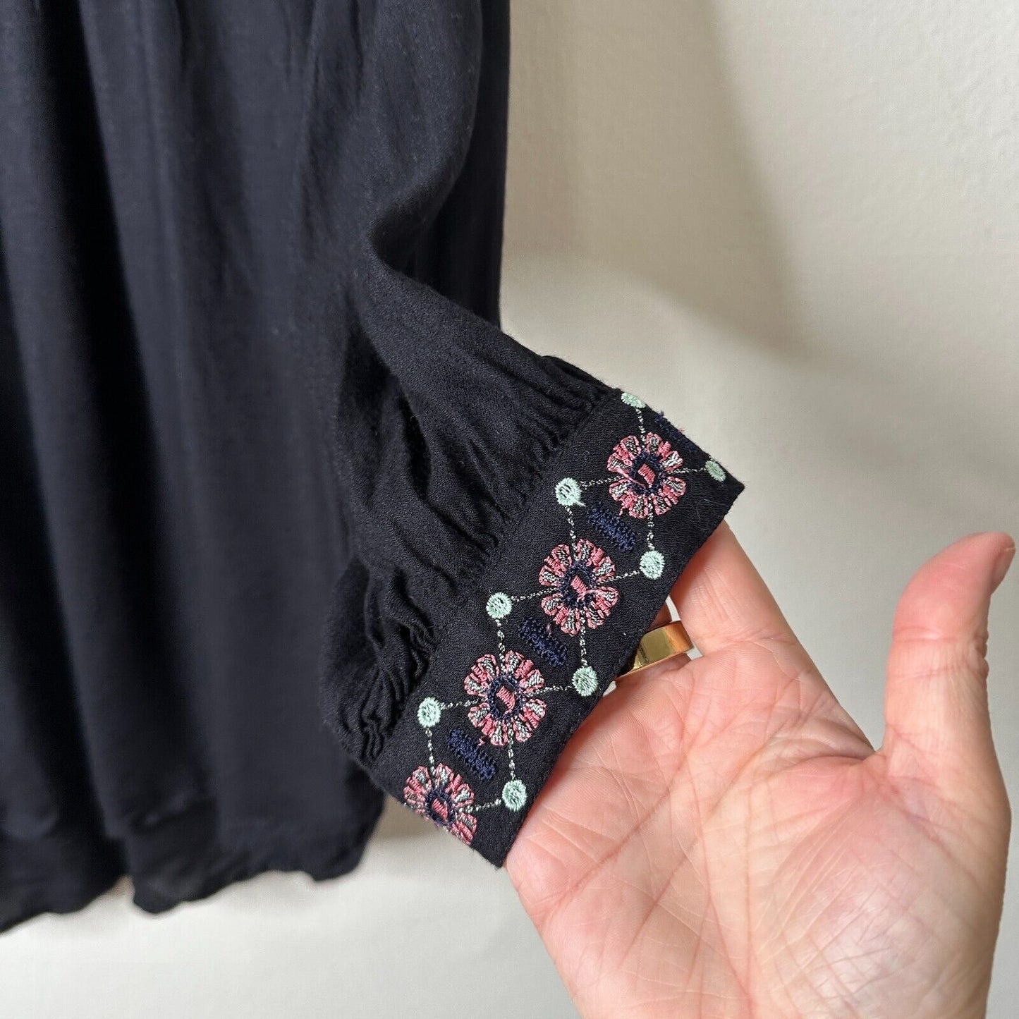 Velvet By Graham & Spencer Eva Black Peasant Top Pastel Embroidered Neck XS