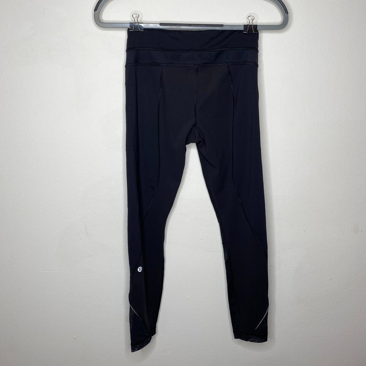 Lululemon Black Side Hip Zip Pockets Mesh Detail Waist & Ankle 7/8 Leggings 4