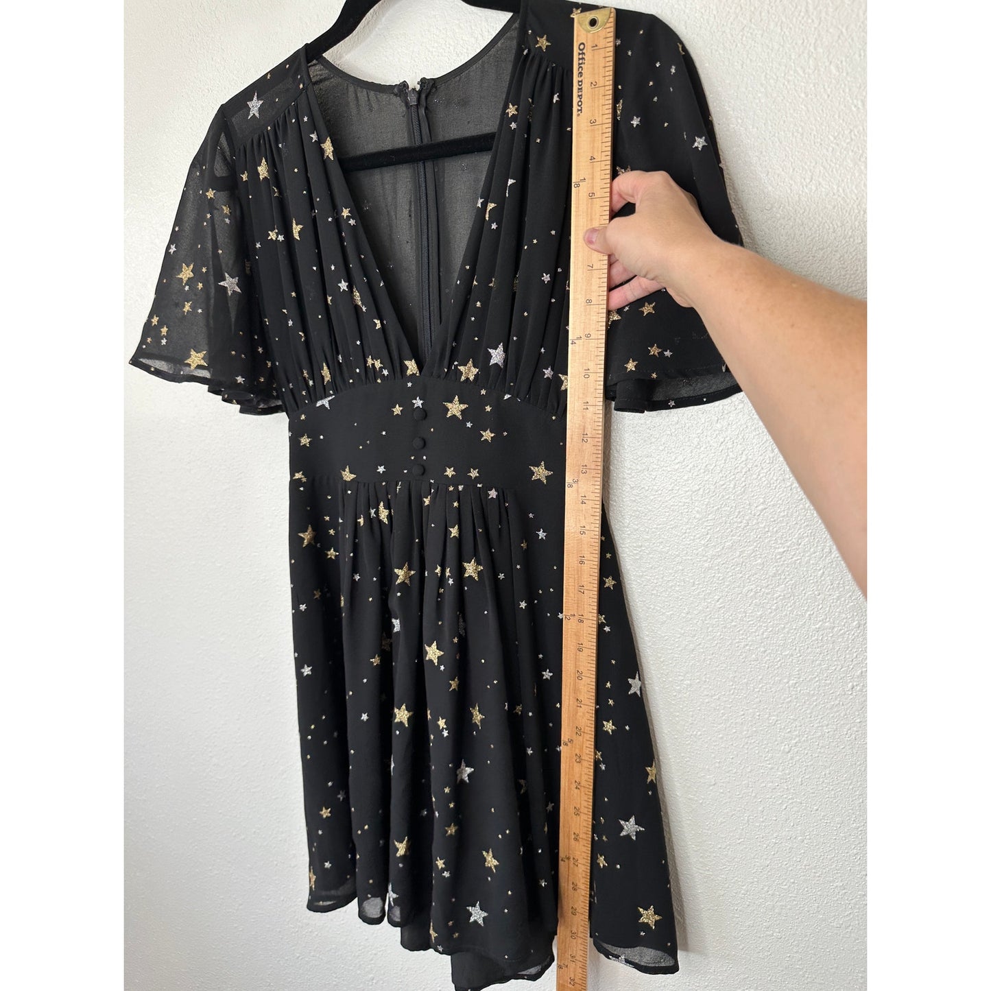 Privacy Please Ford Black Metallic Gold Silver Star Deep V Short Sleeve Dress XS