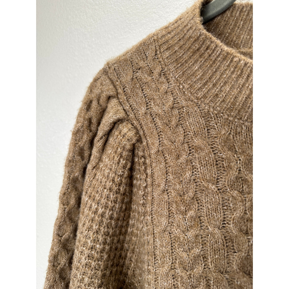 Abercombie & Fitch Tan Knit Pleated Puff Shoulder Round Neck Sweater L