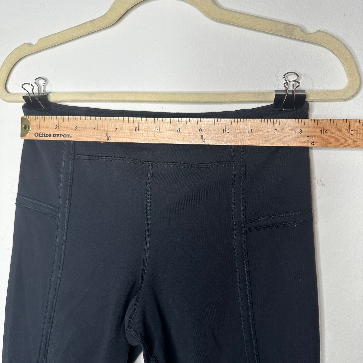 Lululemon Black Crop Yoga Capri Pant Leggings 6