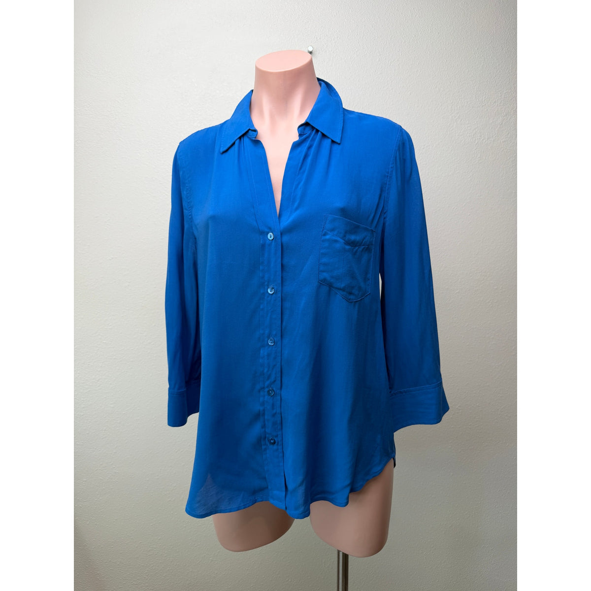L'AGENCE Blue Button Front Blouse Women M 3/4 Sleeve