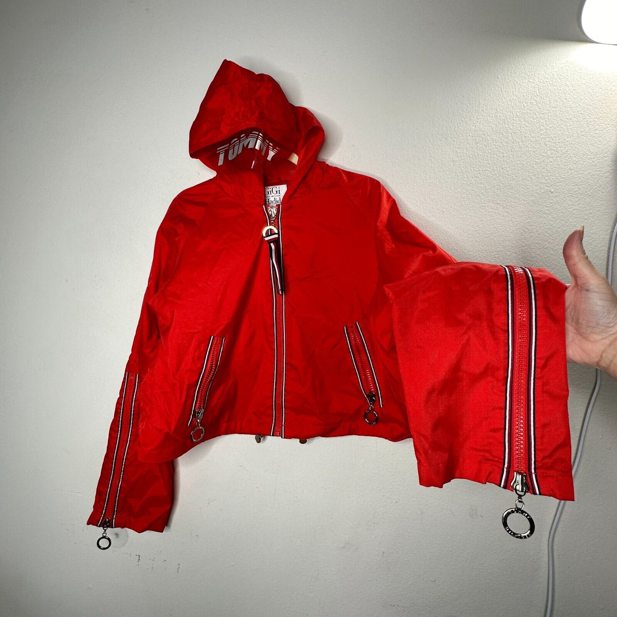Tommy X Gigi Hadad Visor K-Way Jacket Flame Scarlet-Red Front Zip Mesh Lining SM