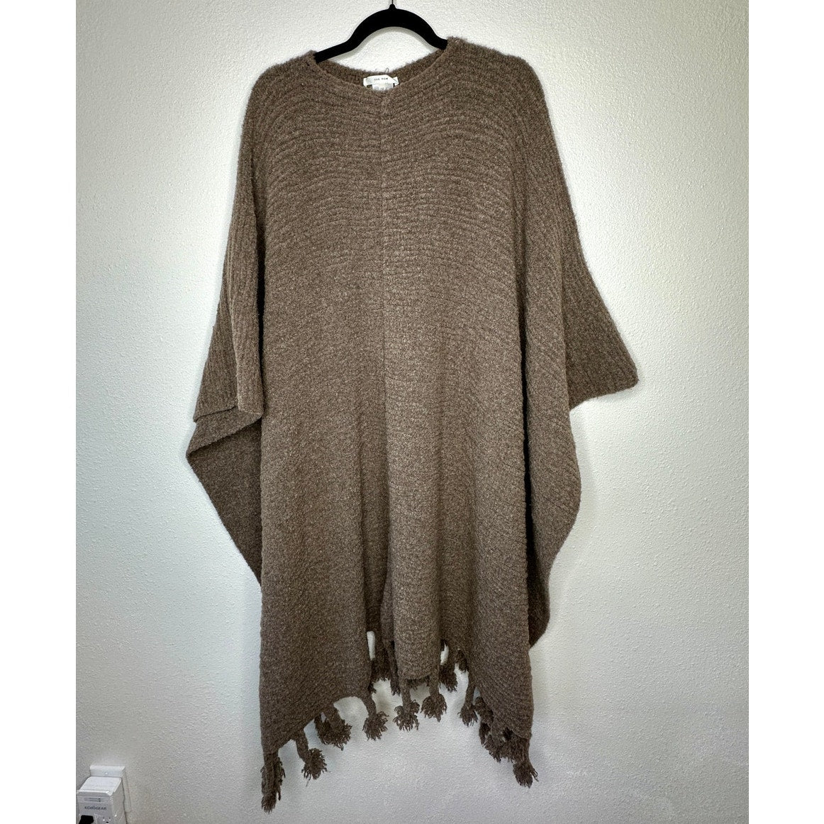 NWT The Row Follain Fringed Poncho in Fawn Melange Wool Cashmere Pullover Sweater