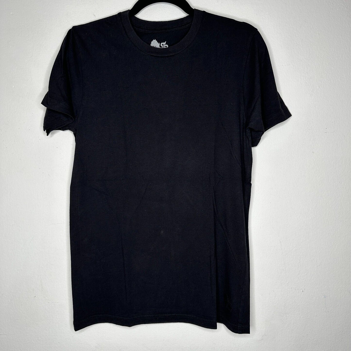Singhalife Solid Black Short Sleeve Round Neck Tee Embroidered Logo Med