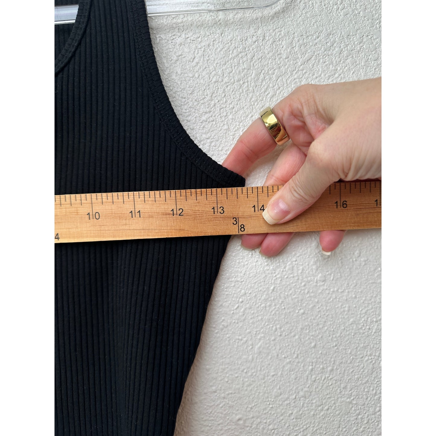 Year of Ours Black Ribbed V Neck Crop Tank Top Small