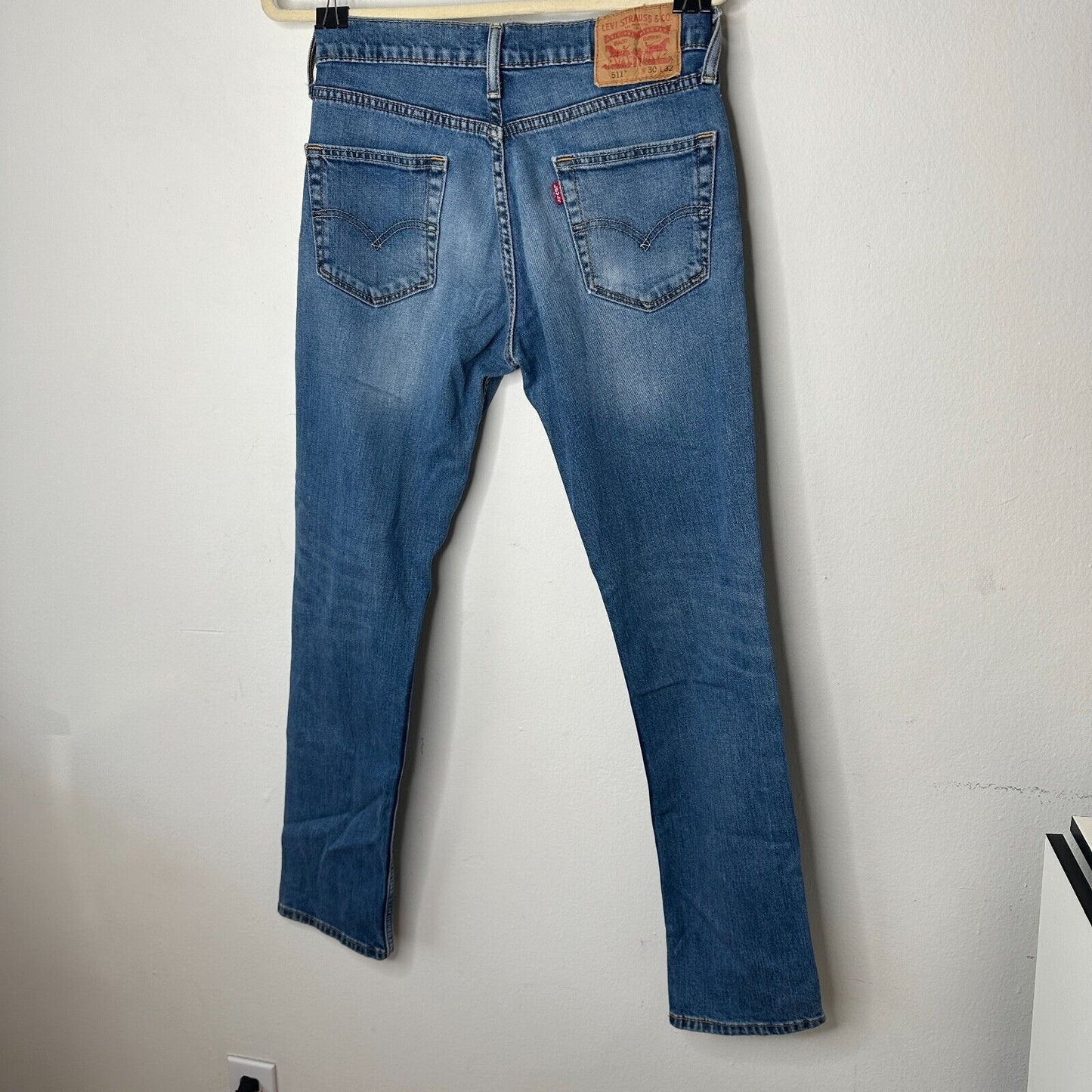 Levi 511 Slim Fit Medium Wash Blue Levi's Flex Jeans 5-Pocket Zip Fly 30 / 32