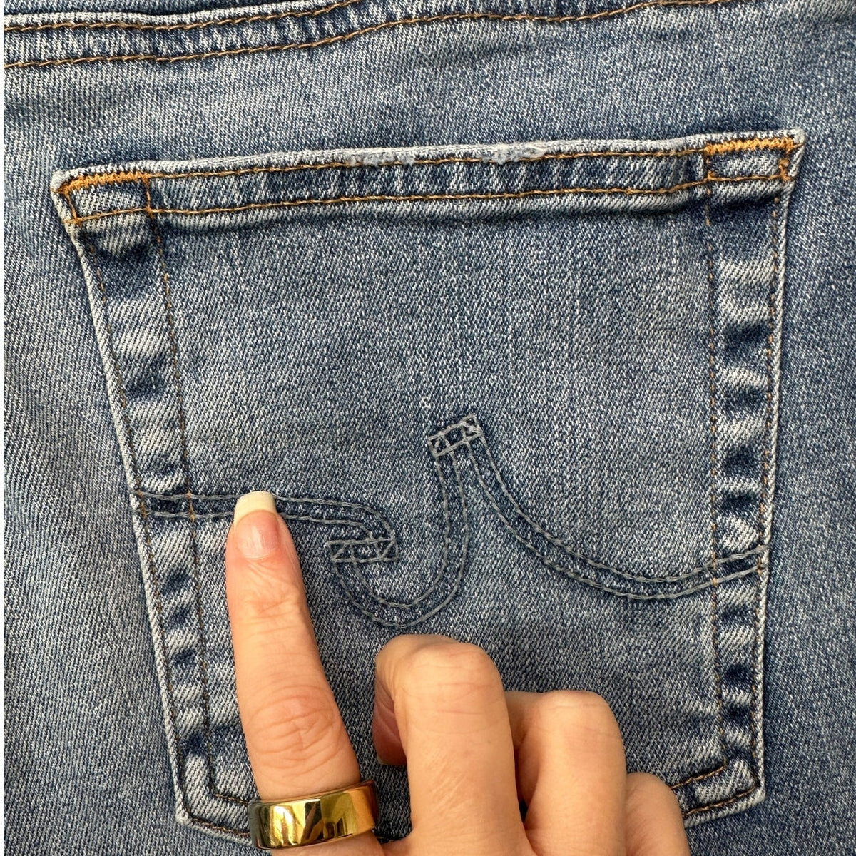 AG Prima Crop Cigarette Jeans Medium Wash Whiskered Size 32R