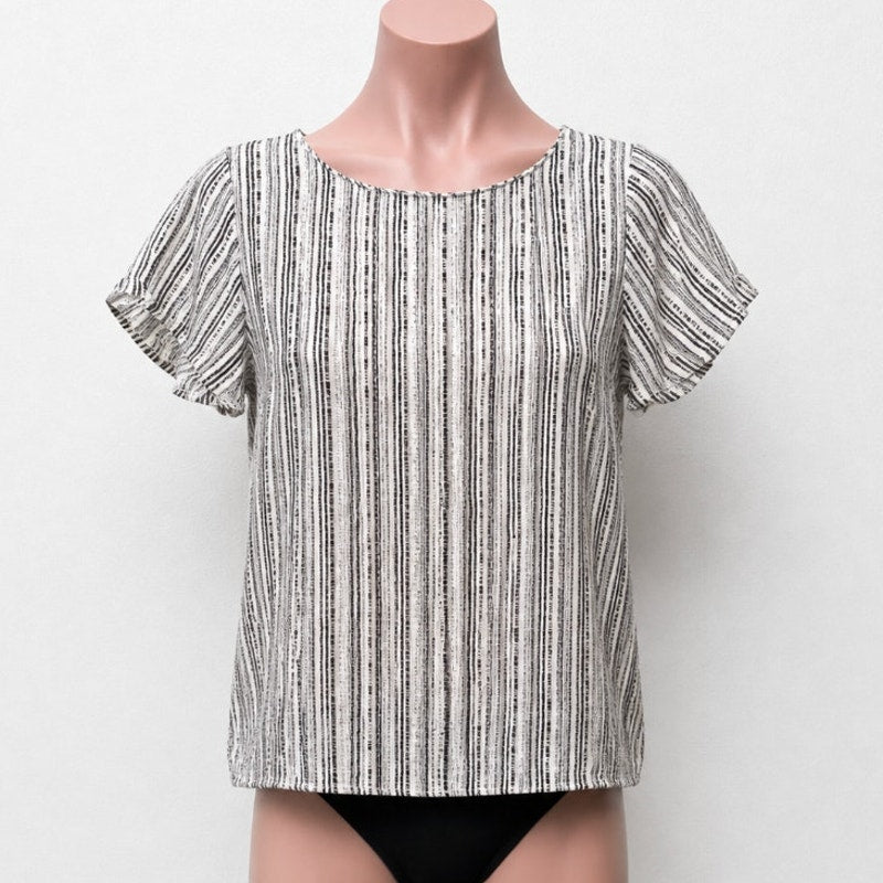 Peyton Jensen Cream & Black Vertical Stripe Round Neck Key Hole Back Blouse XS