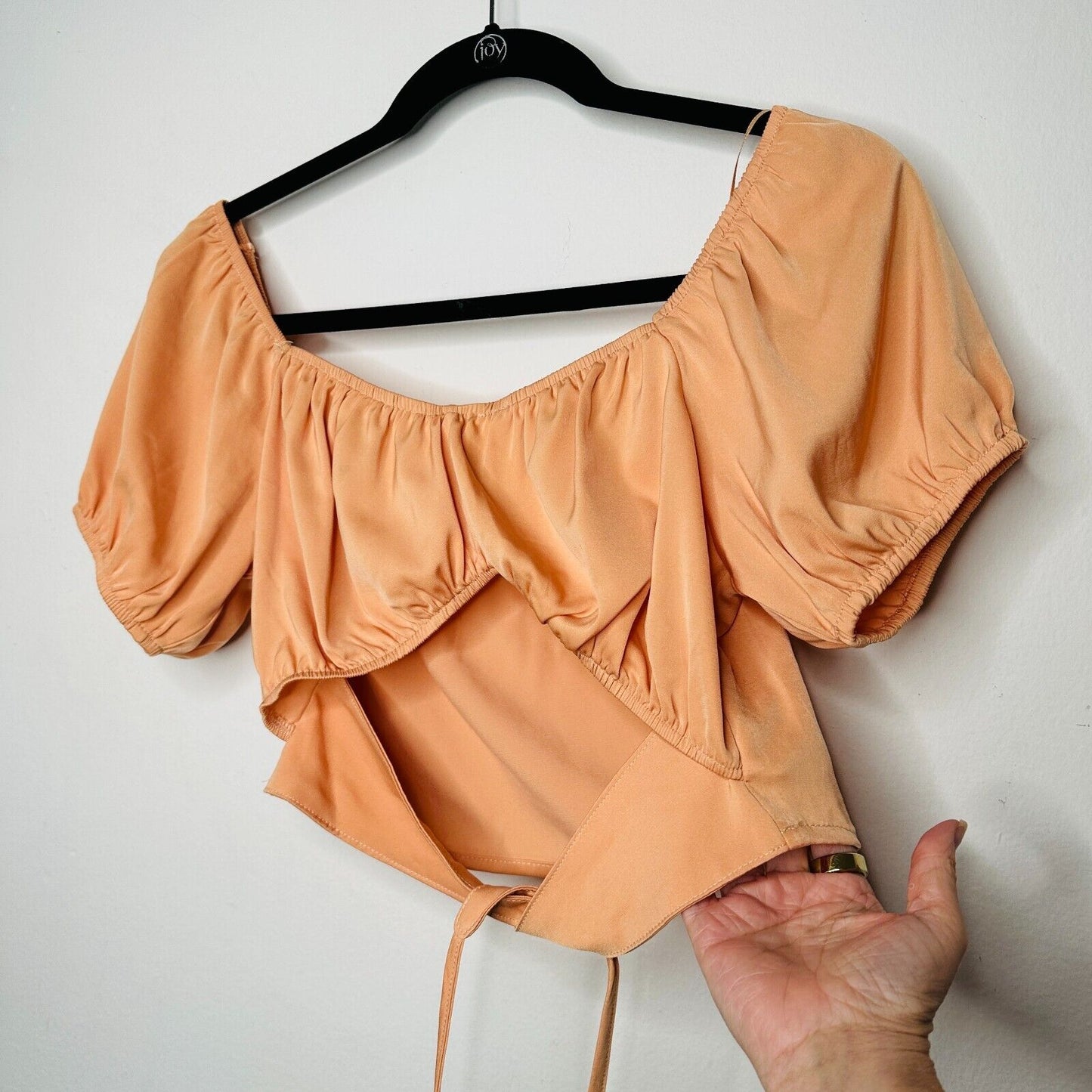 Le Lis Peach Puffed Short Sleeve Front Tie Elastic Neck Sleeve Crop Top L