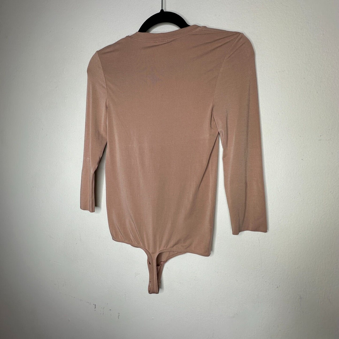 Wolford Tan Beige 3/4 Sleeve Banded Scoop Neck Thong Bodysuit Medium